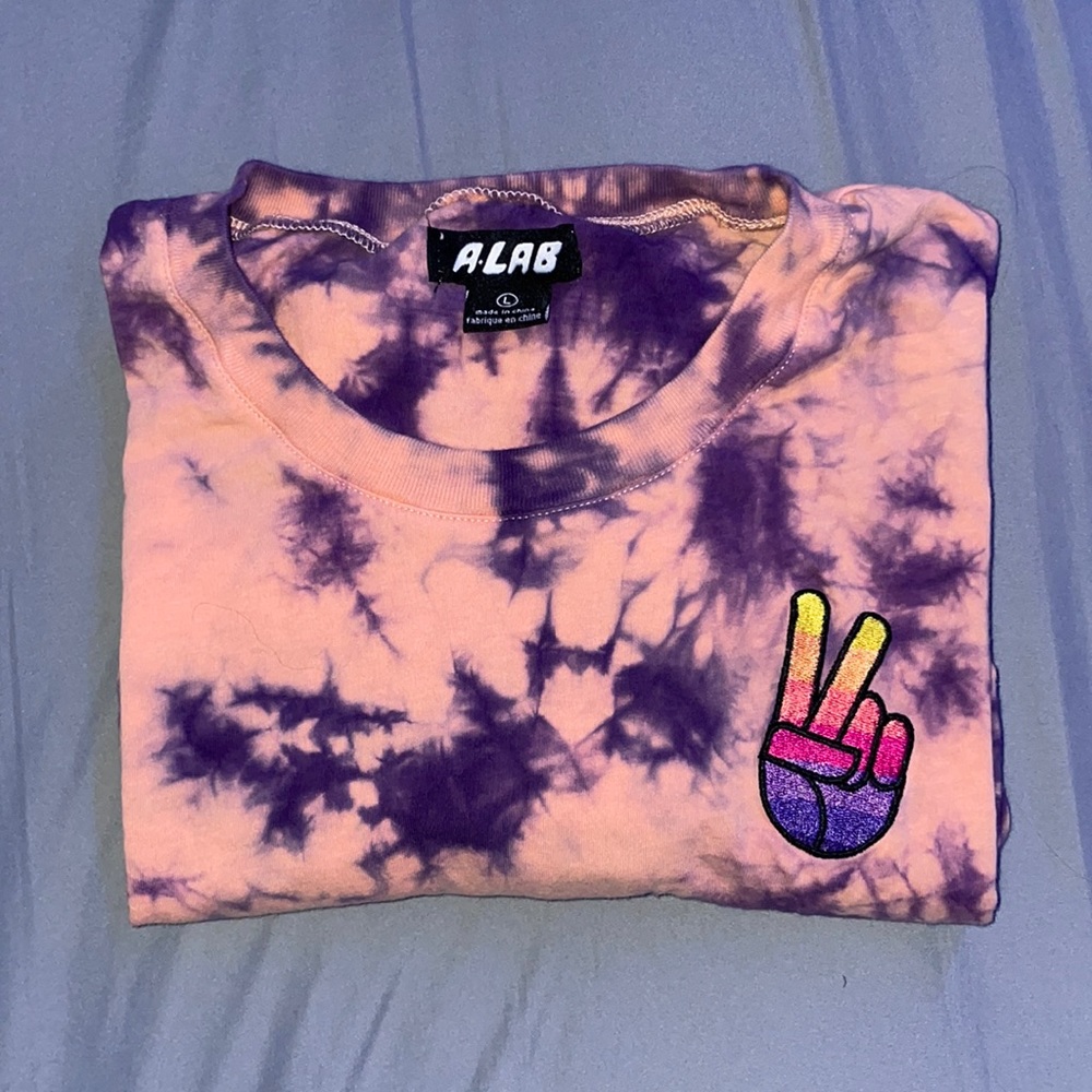 Women’s pink and purple tie dye shirt